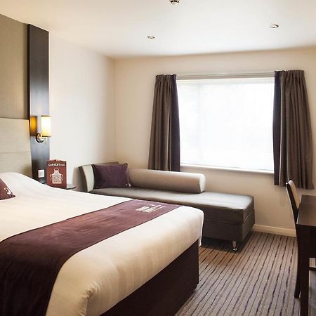 Premier Inn Merthyr Tydfil Esterno foto