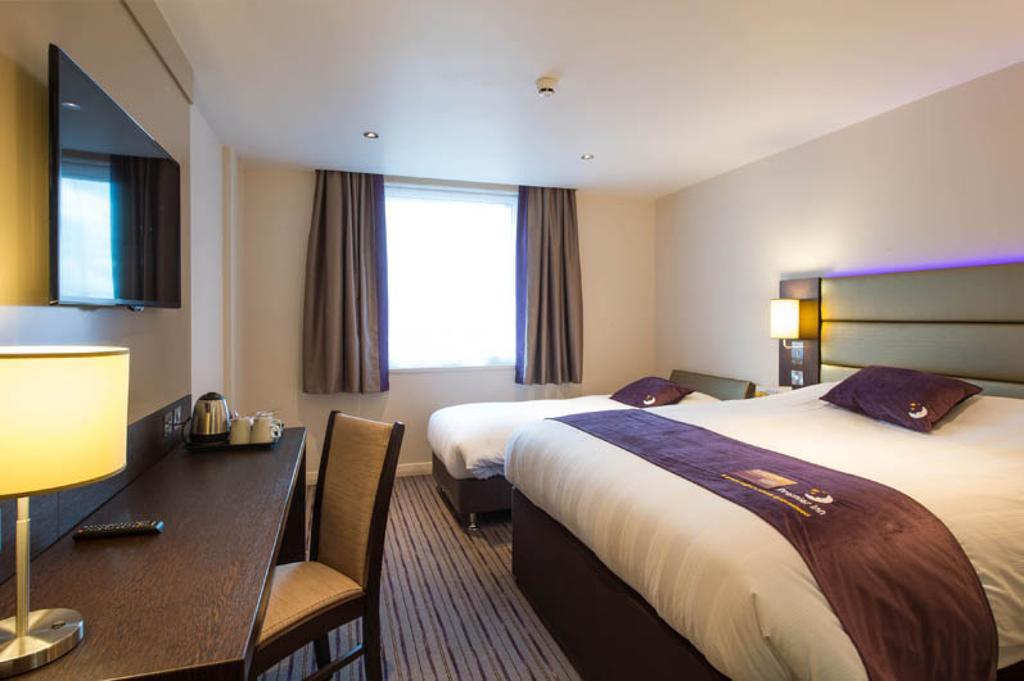 Premier Inn Merthyr Tydfil Esterno foto
