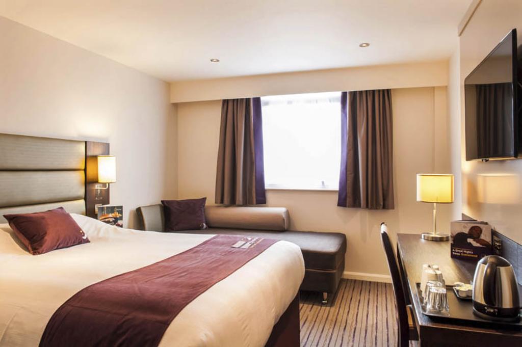 Premier Inn Merthyr Tydfil Esterno foto