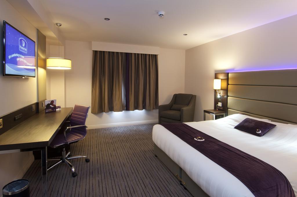 Premier Inn Merthyr Tydfil Esterno foto