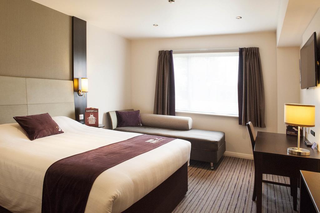 Premier Inn Merthyr Tydfil Esterno foto