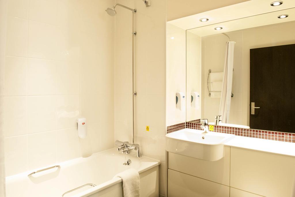 Premier Inn Merthyr Tydfil Esterno foto
