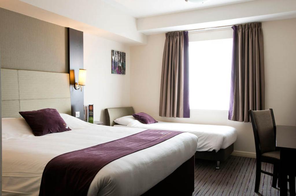 Premier Inn Merthyr Tydfil Esterno foto
