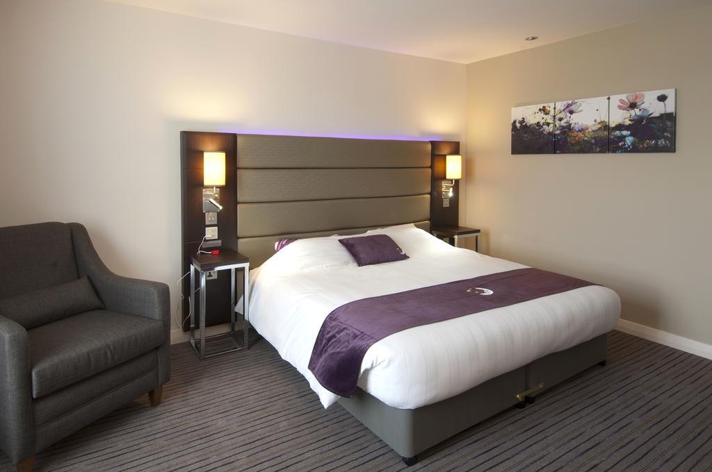 Premier Inn Merthyr Tydfil Esterno foto
