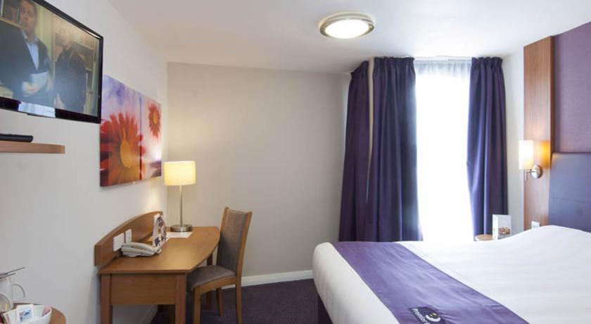 Premier Inn Merthyr Tydfil Esterno foto