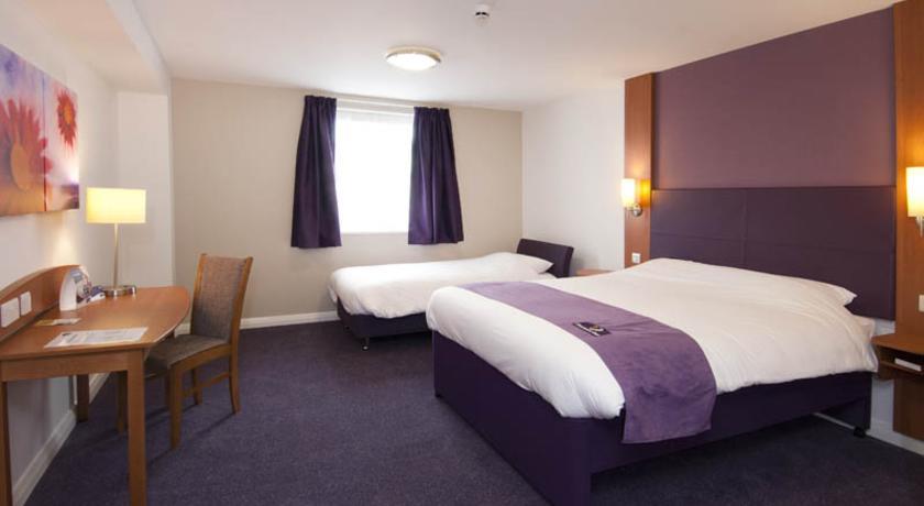 Premier Inn Merthyr Tydfil Esterno foto