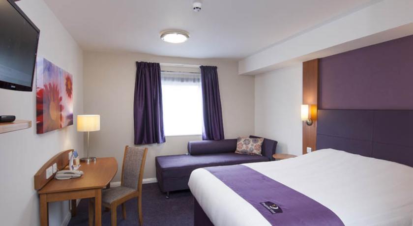 Premier Inn Merthyr Tydfil Esterno foto