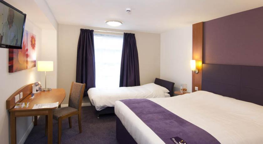 Premier Inn Merthyr Tydfil Esterno foto