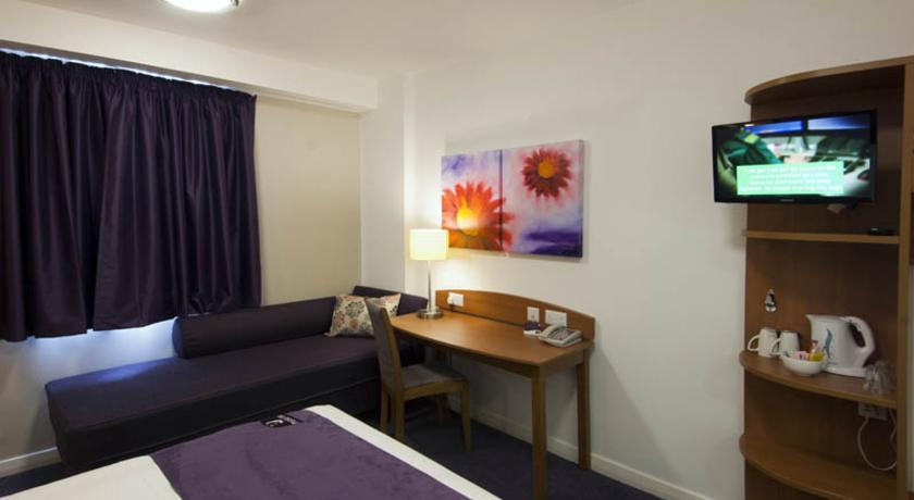 Premier Inn Merthyr Tydfil Esterno foto
