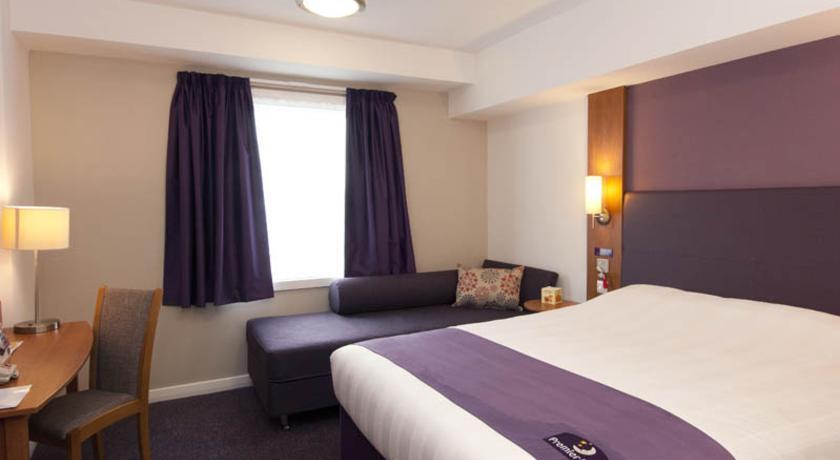 Premier Inn Merthyr Tydfil Esterno foto