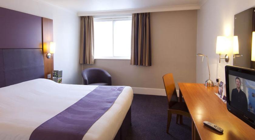 Premier Inn Merthyr Tydfil Esterno foto