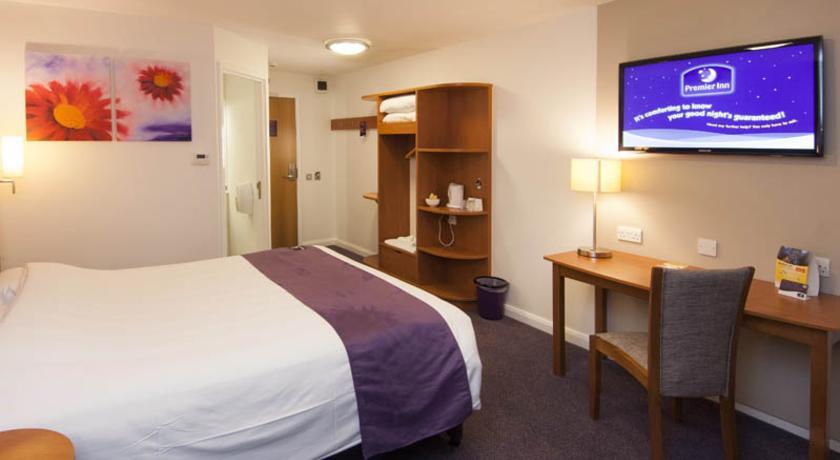 Premier Inn Merthyr Tydfil Esterno foto