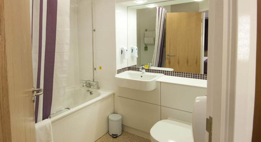 Premier Inn Merthyr Tydfil Esterno foto