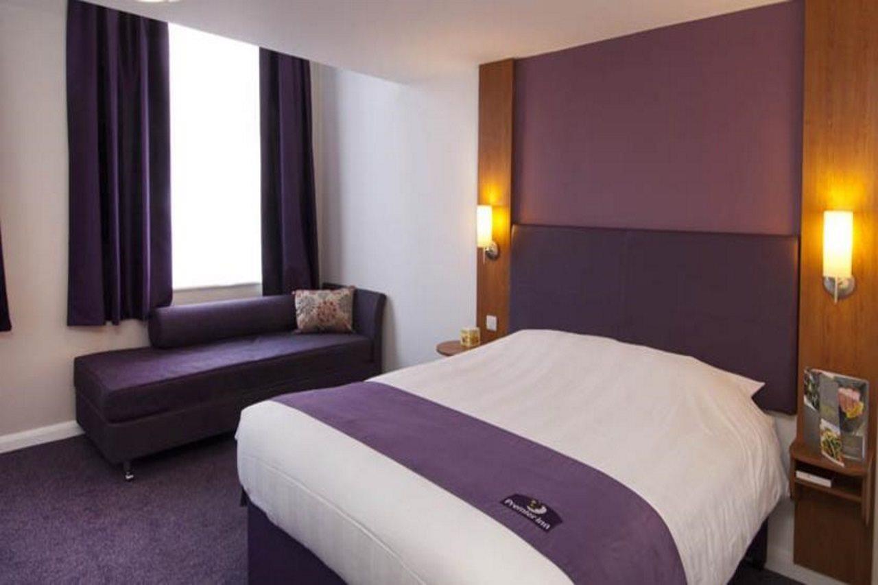 Premier Inn Merthyr Tydfil Esterno foto