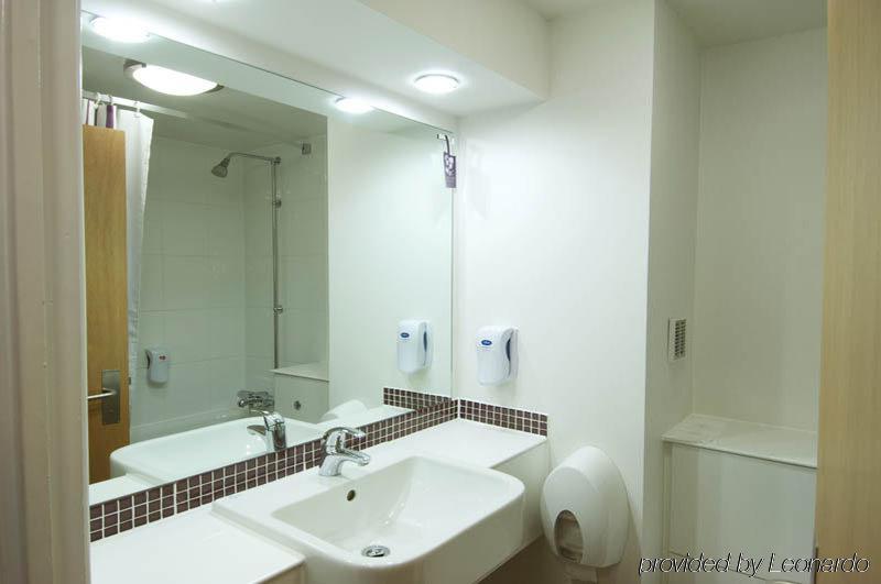 Premier Inn Merthyr Tydfil Esterno foto