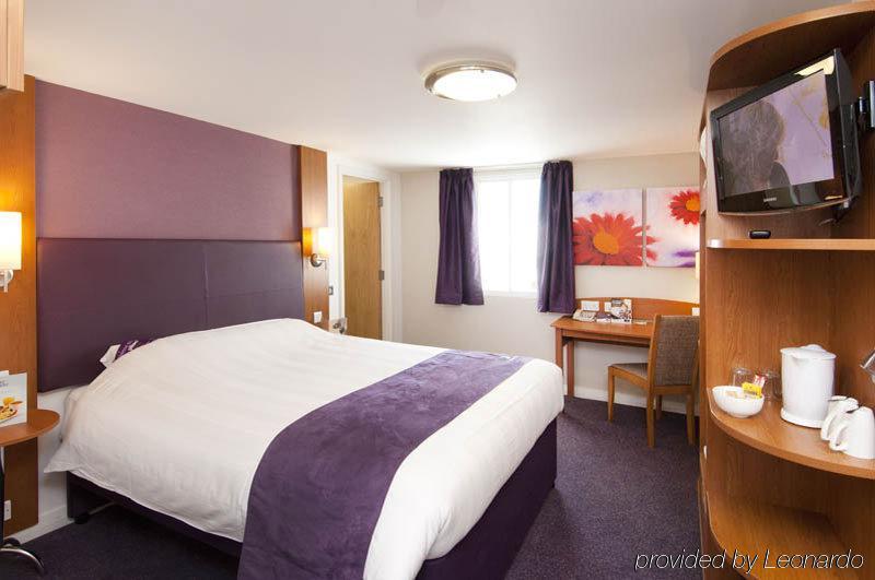 Premier Inn Merthyr Tydfil Esterno foto