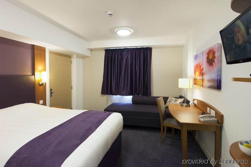 Premier Inn Merthyr Tydfil Esterno foto